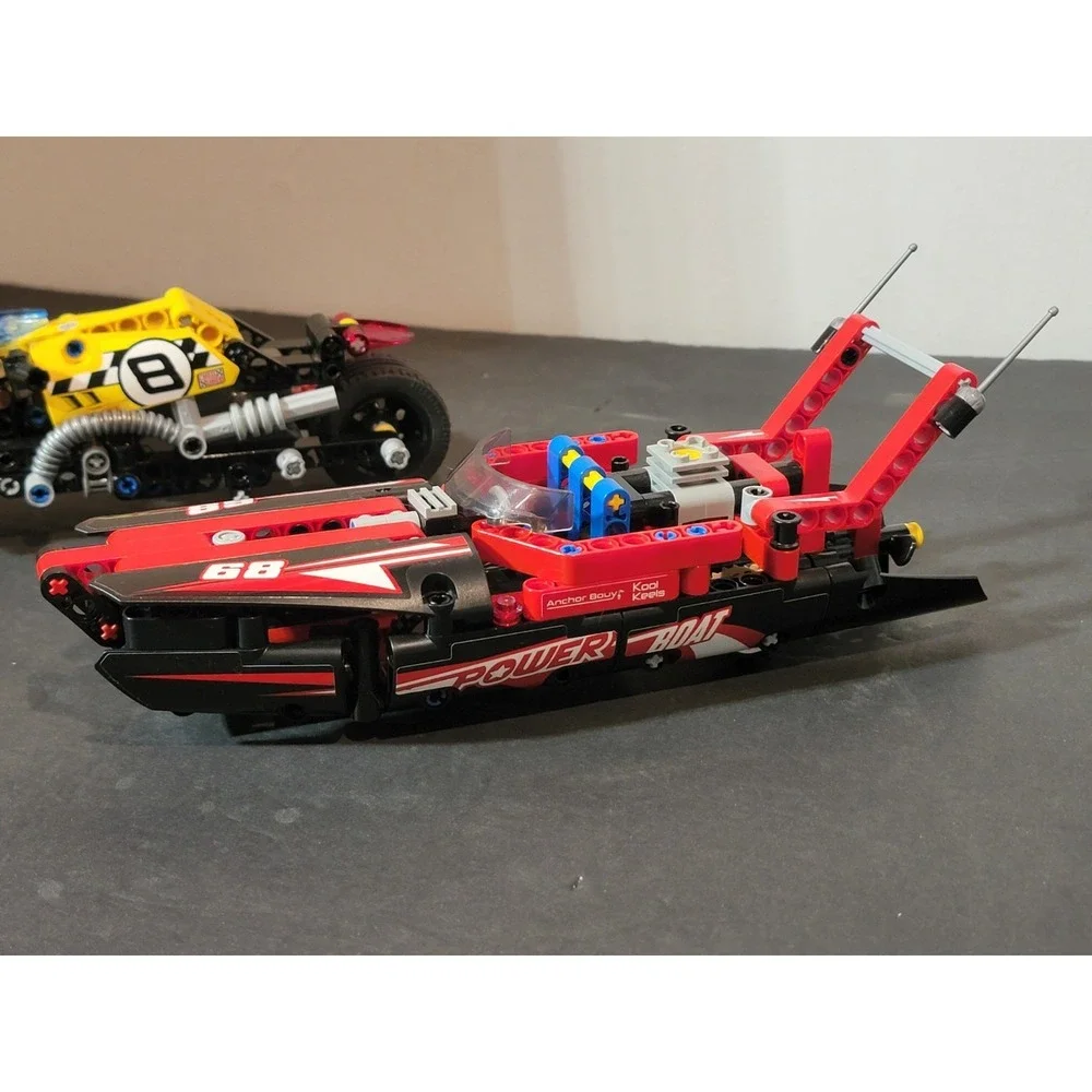 Lego Technic Red‎ Power Boat And Yellow Stunt Bike #42089 #42058